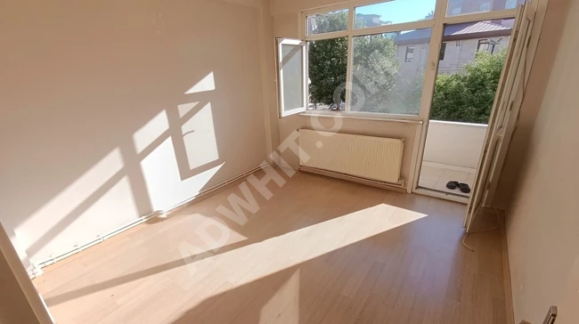 ÇELİKTEPE ANA CADDE ÜZERİNDE ARA KAT 1+1 KİRALIK DAİRE