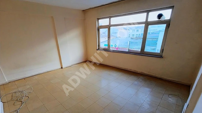 SULTAN SELİM ANA CADDEDE ARA KAT 1+1 KİRALIK DAİRE