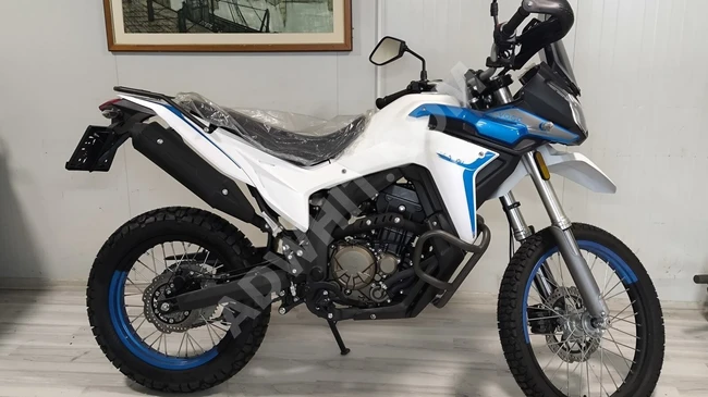 ADINIZA FATURALI VOGE ''300 RALLY'' MAVİ / BEYAZ
