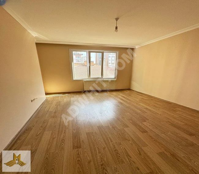 Clean 2+1 apartment for rent inside a residential complex and within walking distance to the Metrobus.