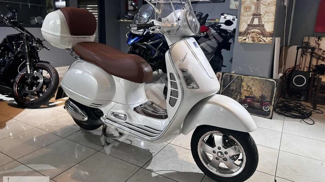 Auto Paris 2005 Model Vespa GT 200