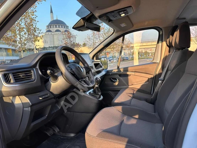 AKCAR-2023 RENAULT TRAFİC 5+1 -OTOMATİK-EKRANLI-HATASIZ BOYASIZ
