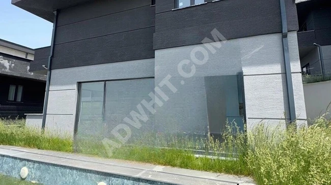KOCAELİ BAŞİSKELEDE ULTRA LÜKS DENİZ MANZARALI 4+1 SATILIK VİLLA