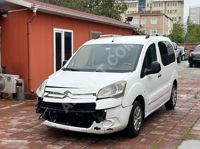 Hasarlı YARIŞ'TAN 2012 MODEL CITROEN BERLİNGO 1.6 HDİ X