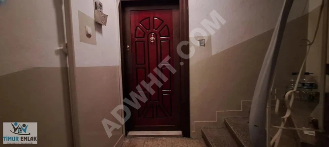 Bakırköy Güzel Konumda Satılık 2+1 Kullanışlı Arakat Daire