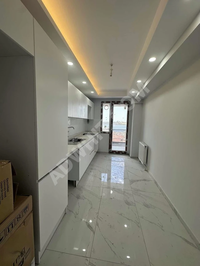 Göl Manzaralı ve Kapalı Otoparklı Satılık 2+1 Fırsat Daire !!!