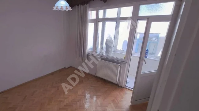 Bakırköy Güzel Konumda Satılık 2+1 Kullanışlı Arakat Daire
