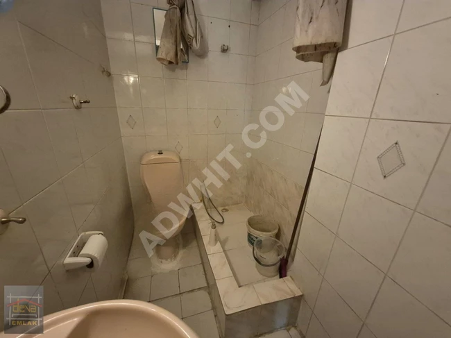 DEVA'DAN ANA CADDE ÜZERİ PARK KARŞISI KISMİ EŞYALI BALKONLU