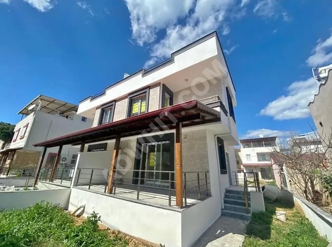 Seferihisar Doğanbey De Denize 350Mt Bahçeli Satılık 3+1 Villa
