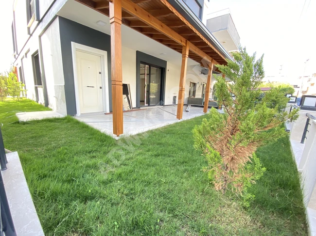 Villa for sale 3+1 with garden and close to the sea in Seferihisar Doğanbey