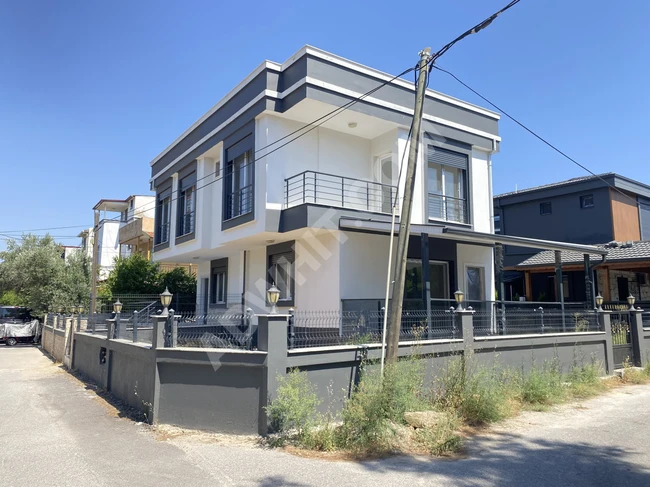 Seferihisar Doğanbey De Köşe Denize 500Mt Satılık 3+1 Villa