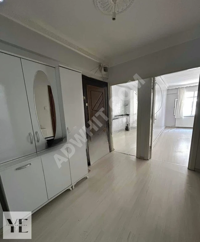 Zeytinburnu Çırpıcı'da 2 + 1 tertemiz daire mükemmel konumda