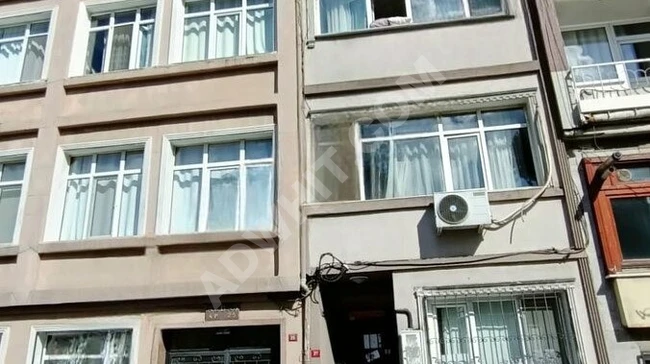 fatih fındıkzade tramvaya 100 mt 4 katta 1+1 65 m2 daire