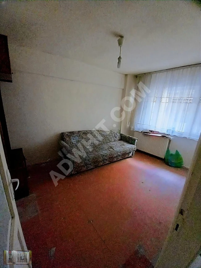 2+1 apartment, ground floor with garden, vacant, price 1,700,000 Turkish Lira in FATİH ÇAPA ŞEHREMİNİ