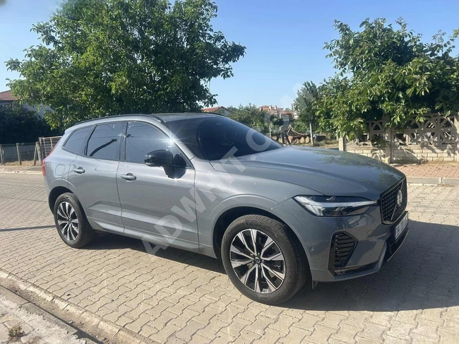 سيارة VOLVO XC60 PLUS موديل 2023 - بدون حوادث بدون طلاء أصلي، بمسافة 28,000 كم.