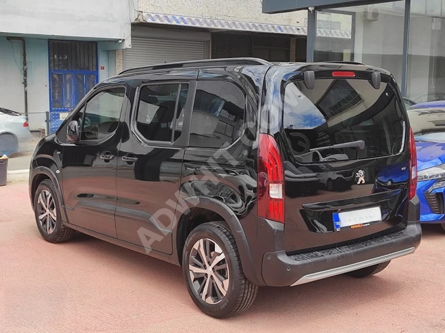 HATASIZ 2024 MODEL PEUGEOT RİFTER GT OTOMATİK E-TOOGL VİTES