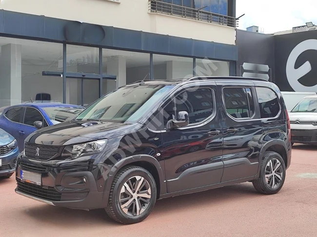 HATASIZ 2024 MODEL PEUGEOT RİFTER GT OTOMATİK E-TOOGL VİTES