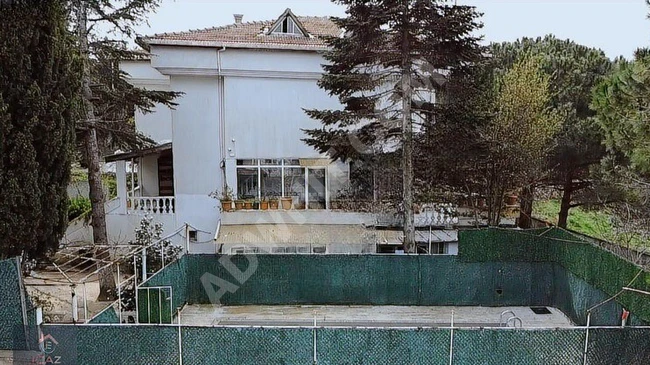 BEYKOZ BAKLACI'DA PRESTİJLİ BÖLGEDE SATILIK VİLLA VE ARSASI