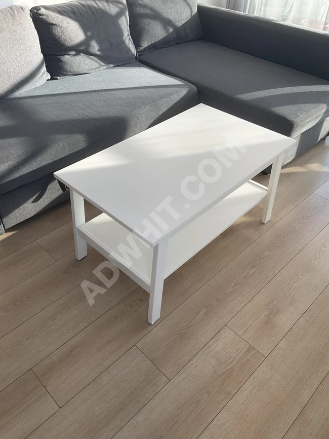 IKEA'dan beyaz masa 90x55 cm