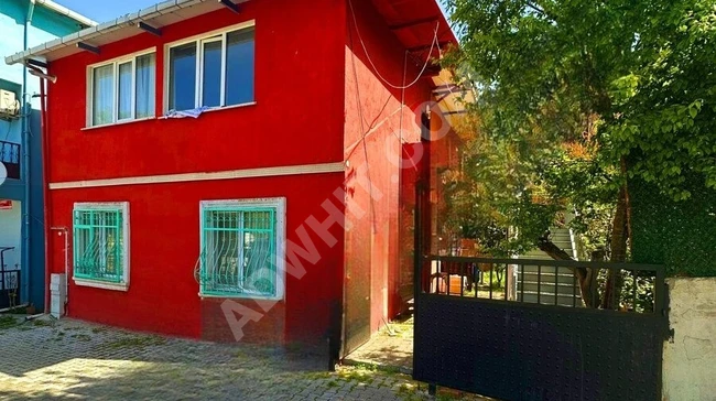 A.Hisarı'nda Ana Cadde Cepheli 250m2 Arsa İçerisinde 2 Katlı