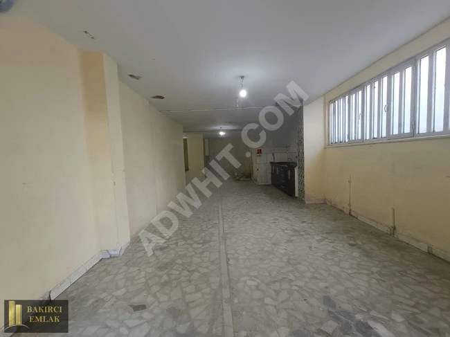K.ÇEKMECE SEFAKÖY TEVFİKBEYDE KİRALIK DÜKKAN 150M2 YARI BODRUM