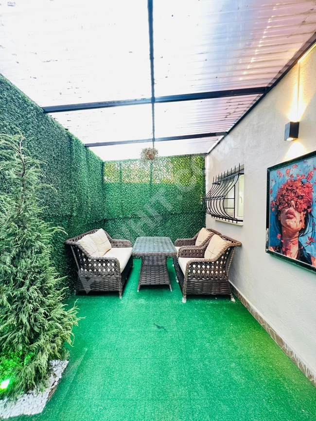 2+1 apartment with garden for sale near the Metrobus in Istanbul at an attractive price