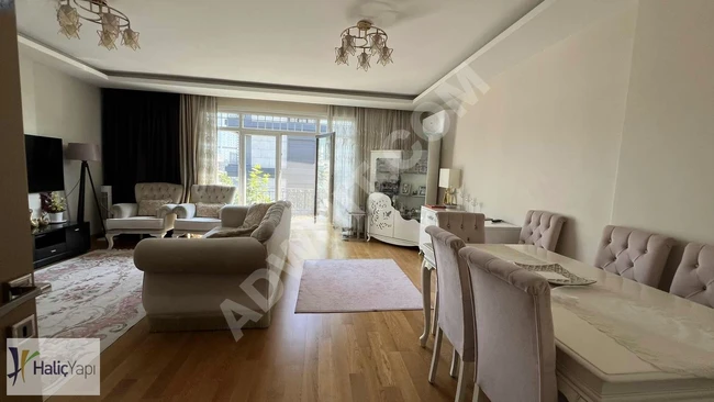 HALİDEEDİP BORUÇİÇEĞİ SOKAKTA SİTE İÇİ 3+1 ARA KAT SATILIK DAİRE