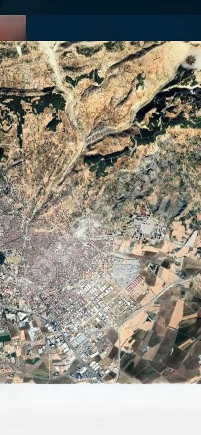 MARAŞ EMLAKTAN DERELİ DE SATILIK 9 DÖNÜM TEK TAPU BAĞ