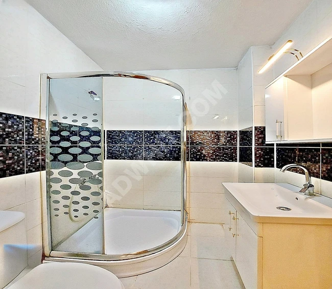 BEYLİKDÜZÜ MEHAL YAPIDAN KÖŞE BAŞI 2+1 YÜKSEK GİRİŞ DAİRE
