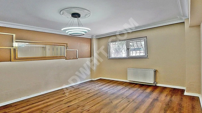 BEYLİKDÜZÜ MEHAL YAPIDAN LÜKS DEKORLU BAHÇE KULLANIMLI 2+1 DAİRE