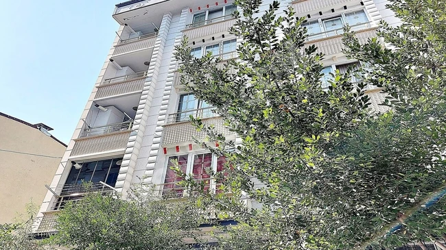 BEYLİKDÜZÜ MEHAL YAPI METROBÜSE 10 DK 2+1 KULLANIŞLI YÜKSEKGİRİŞ