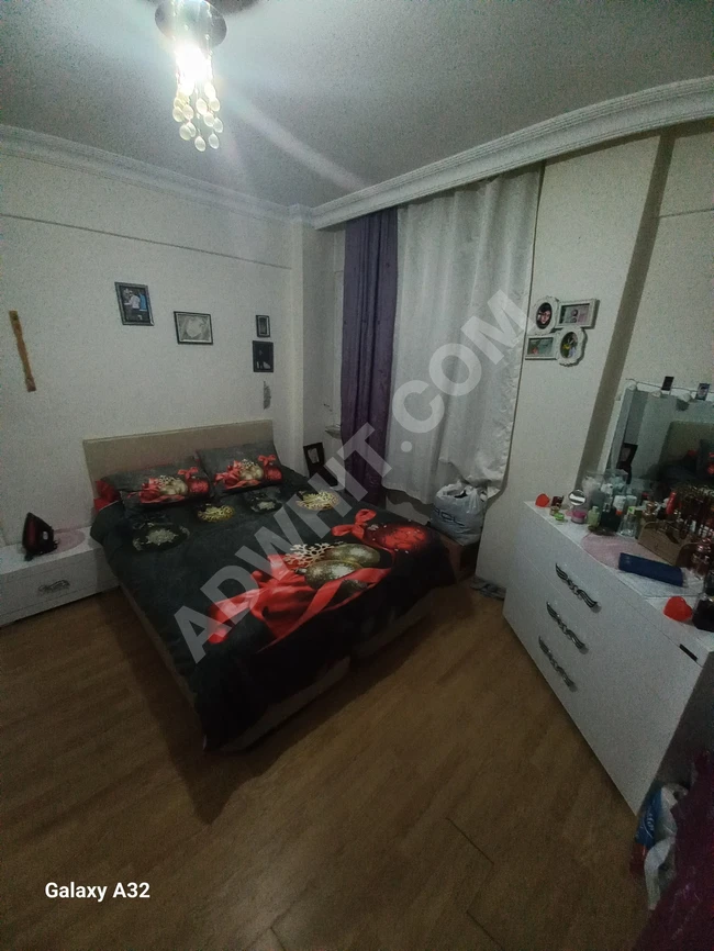 Çok yeni durumda tam takım yatak odası.
