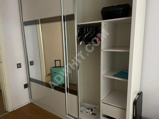 Büyük bir gardırop