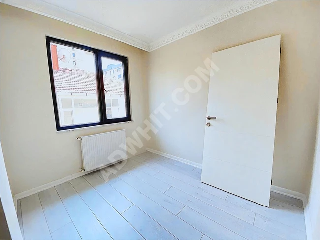 SUADİYE'DE SATILIK OFİS & KONUT 2+1 DAİRE 3 KATLI 10M² TERASLI