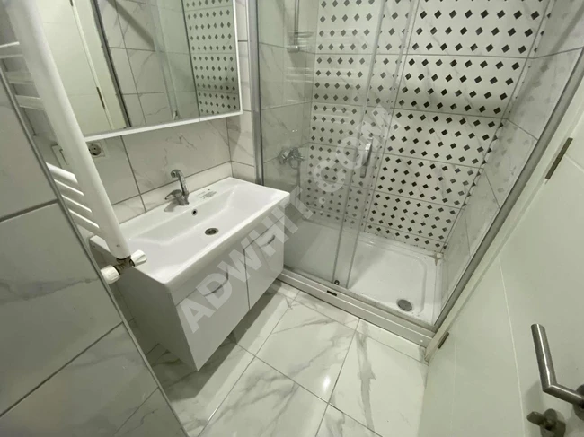 SUADİYE'DE SATILIK OFİS & KONUT 2+1 DAİRE 3 KATLI 10M² TERASLI