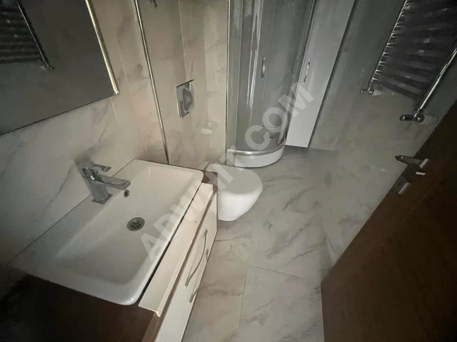 ALKAYA'DAN SUADİYE'DE SATILIK 1+1 BALKONLU BOŞ DAİRE CADDEYE 5DK