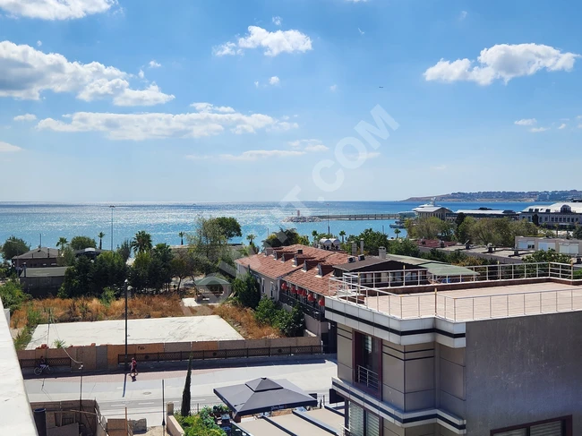 Büyükçekmece'de yeni dubleks daire, dört oda ve iki salonlu, yıllık kiralık.