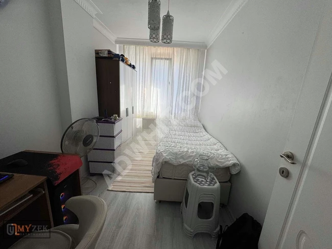 شقة 2+1 الطابق المتوسط للبيع في HALKALI MEYDAN