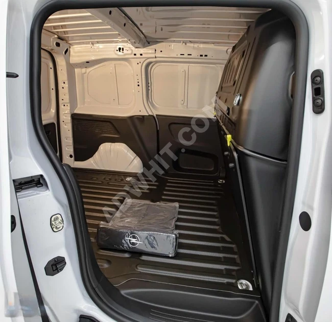 SIFIR 2025 OPEL COMBO EDİTİON 2+1 130 BG GERİ GÖRÜŞ % 20 FATURA