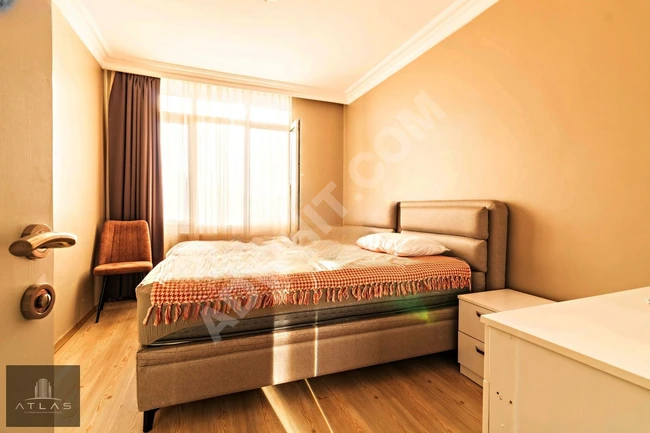 5+2 duplex, 300 square meters, with special decoration and high ceiling.