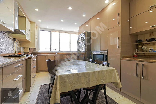 5+2 duplex, 300 square meters, with special decoration and high ceiling.