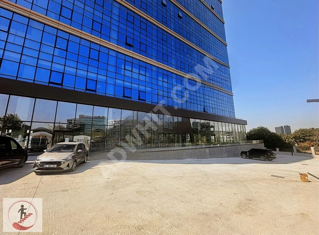 للإيجار، في Lara Plaza، مع طابق نصفي، مدخل أرضي، بمساحة إجمالية 2175 متر مربع