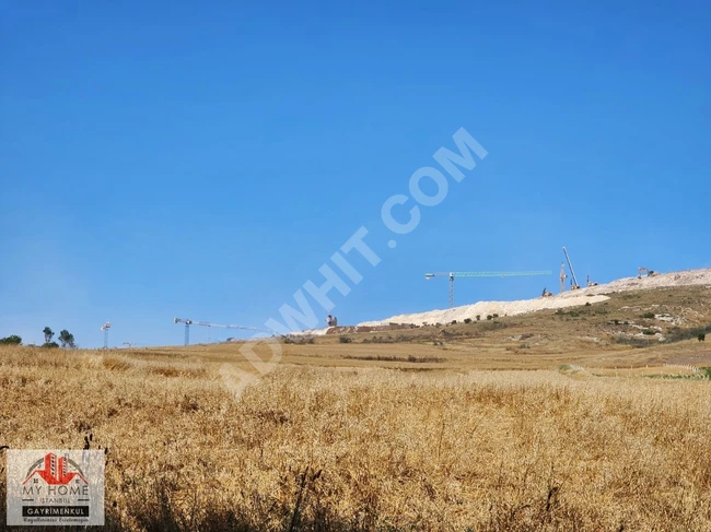 ارض للبيع فرصة بالقرب من قناة ARNAVUTKÖY ، في HACIMAŞLI، بجوار مشاريع TOKİ .