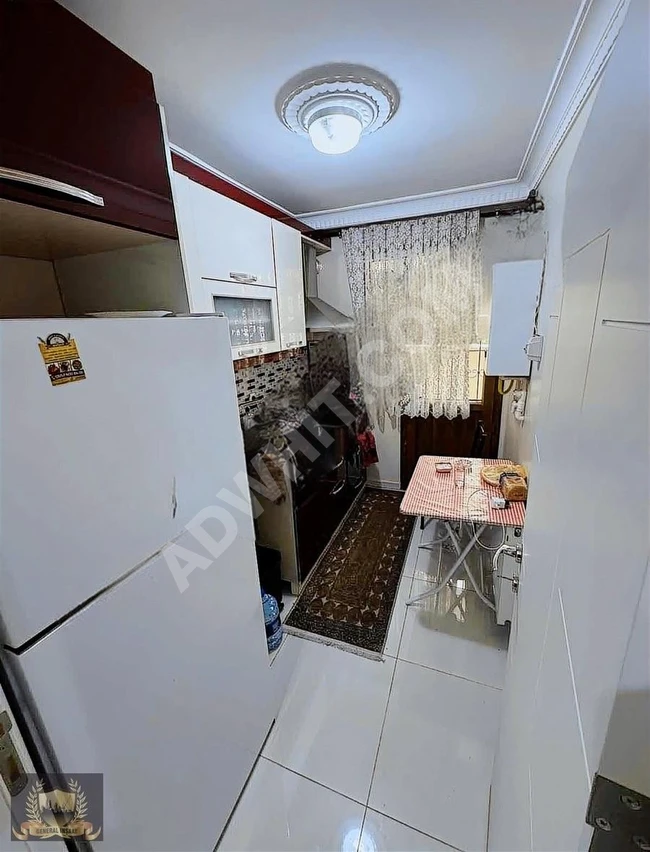 AVCILAR MERKEZDE GİRİŞ KAT METROBUSE YAKIN KONUMDA
