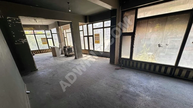 محل تجاري للإيجار في مركز Gaziosmanpaşa، شارع İSLAMBEY ، بجانب GOPark، واجهة زجاجية كاملة.