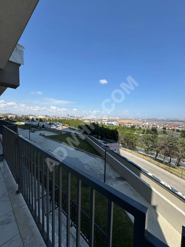 Esenyurt Meydan'da Nlogo Sitesi içerisinde kiralık daire.