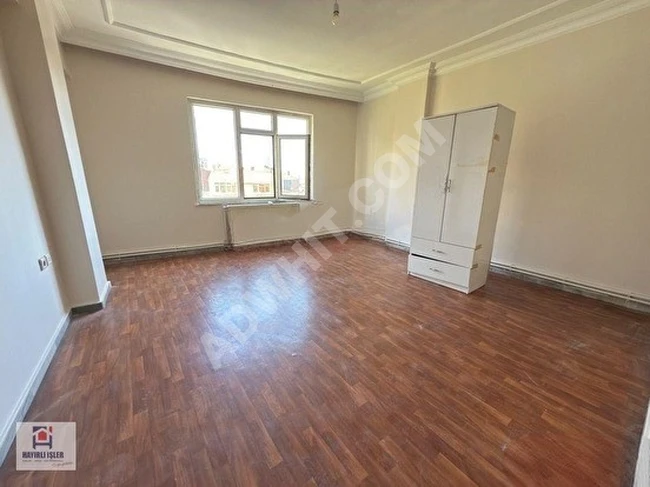 For rent on the street: 3+1 apartment, 5 minutes from LEVENT Metro (suitable for single individuals or foreigners)