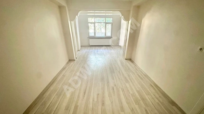 2+1 apartment with a balcony, 130 square meters, very spacious, 250 meters from YEŞİLPINAR metro.