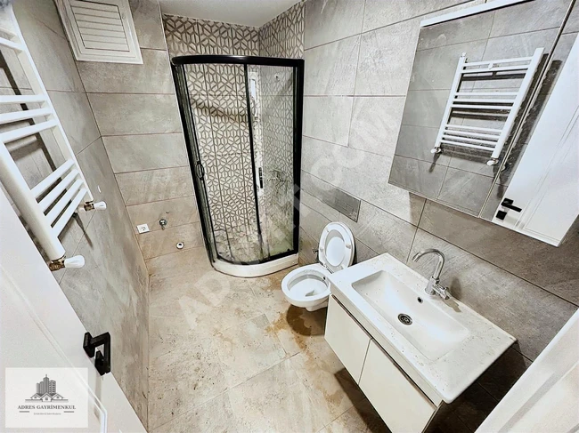 3+1 apartment next to ÇIRÇIR metro, inside a residential complex with parking, first floor, area of 120 square meters, completely new.