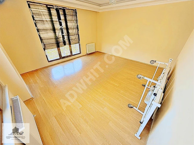 Luxury apartment 2+1 for sale next to VIALAND shopping mall, inside a residential complex with parking spaces, third floor.